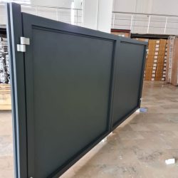 Modern trädgård Entréport i aluminium, modell Double Wing