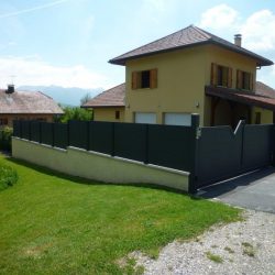 Exempel på trädgårdsstaket i aluminium Bursa