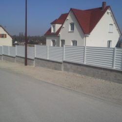 Exempel på trädgårdsstaket i aluminium 6
