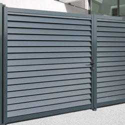 Modern trädgårdsingångsport i aluminium, modell 34