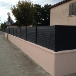 Exempel på trädgårdsstaket i aluminium 4