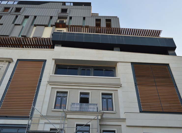 Sistemet e luajtshme të fasadave të mbrojtjes nga dielli 13 mblidhet doner i motorizuar 3602